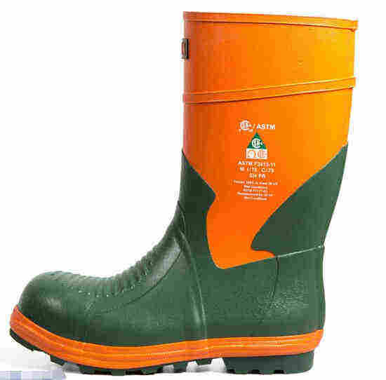 絕緣鞋為什么在電力作業(yè)時(shí)必須佩戴？