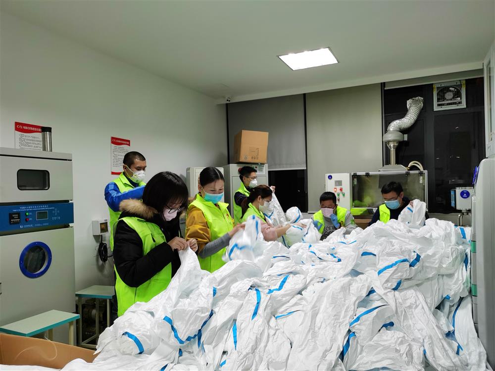 綠馬甲&ldquo;浦東青年志愿者&rdquo;，的一次晚班志愿服務